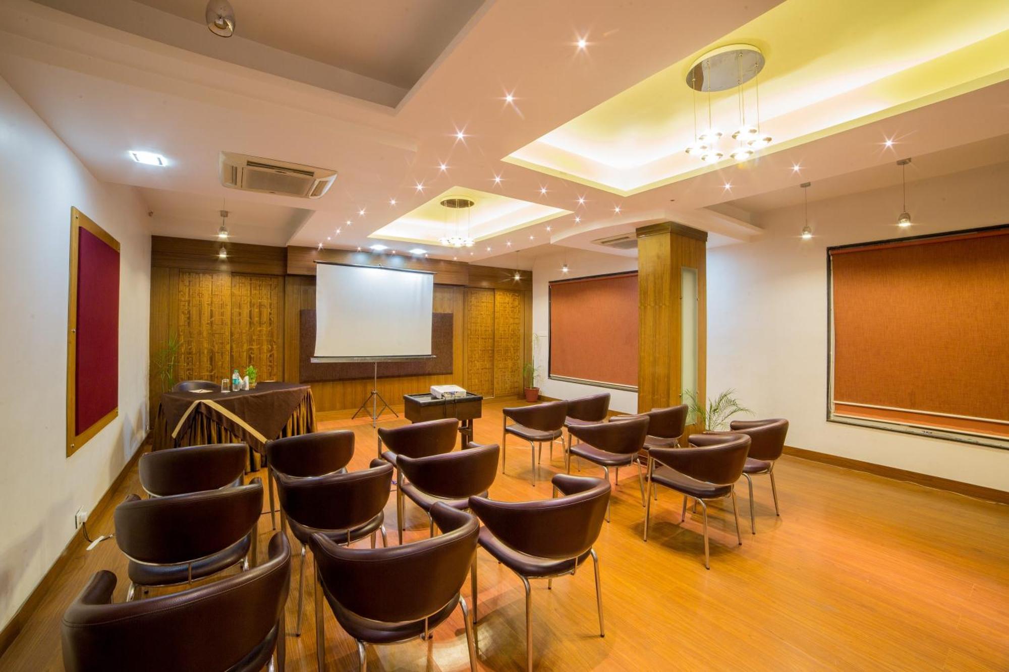 Amantra Comfort Hotel Udaipur Extérieur photo